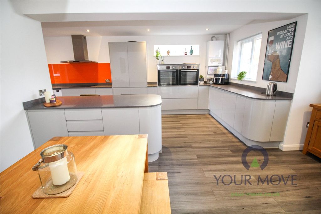 Property photo 1 of 23 Kitchen/Dining Room
