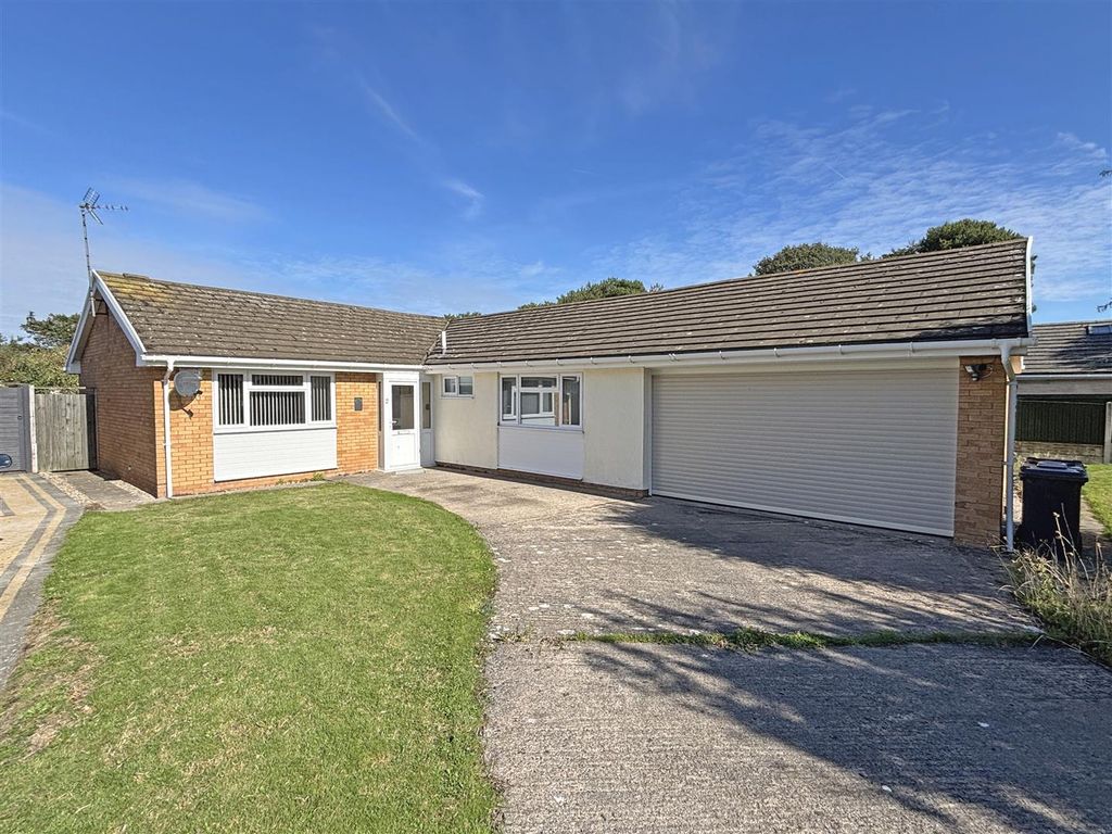 Property photo 1 of 31 Front Aspect.Jpg