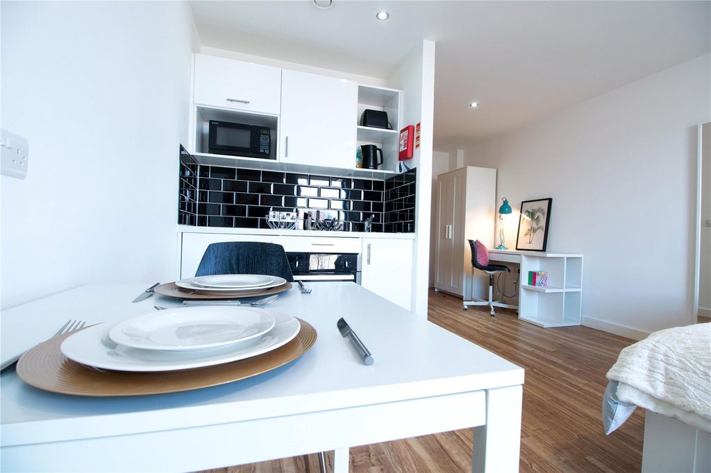 Property photo 3 of 8 Picture No. 29