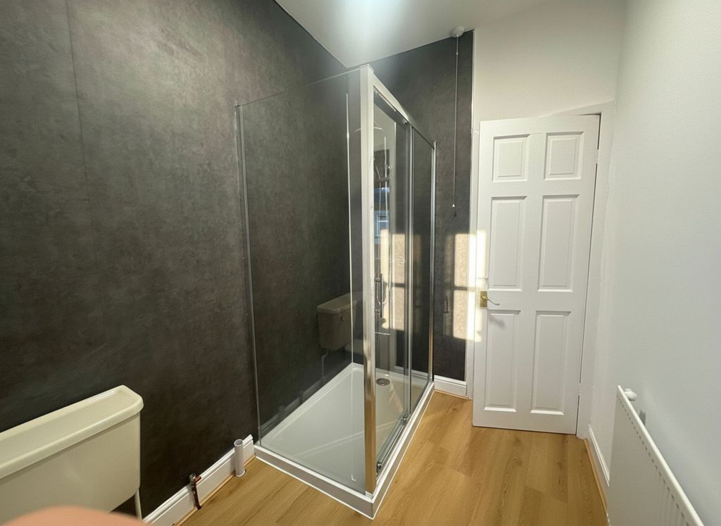 Property photo 3 of 15 Bathroom