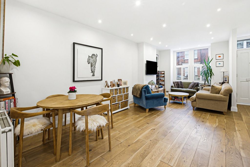 Property photo 2 of 15 Reception / Dining