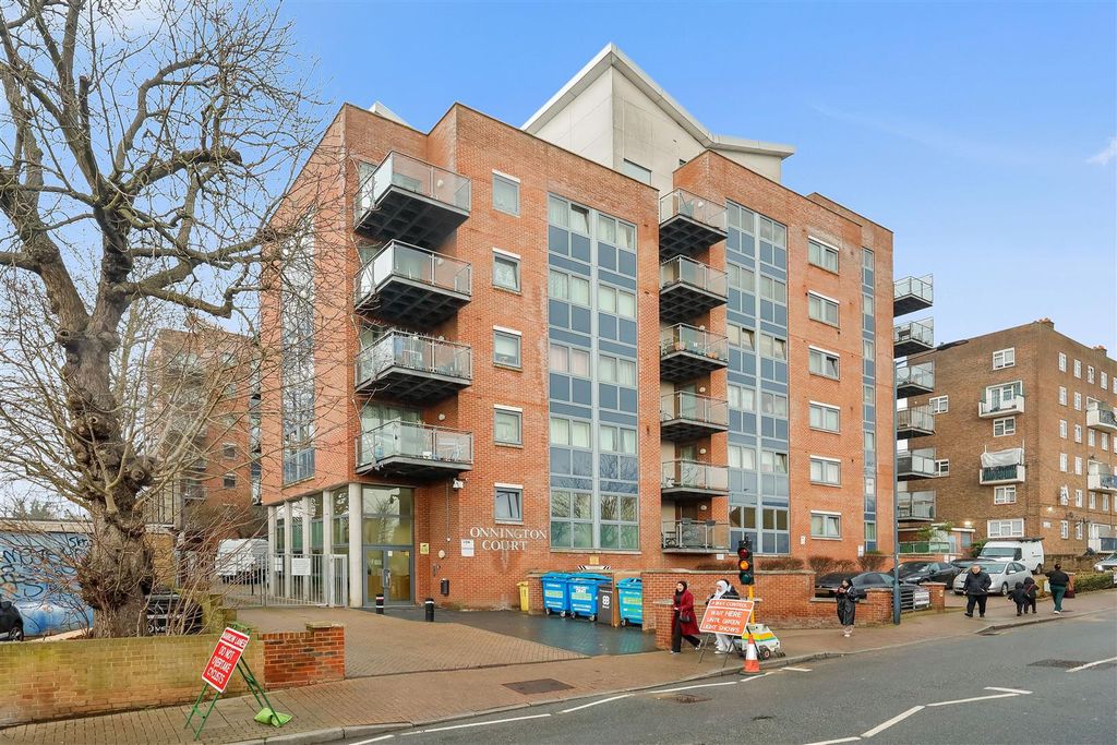 Property photo 1 of 24