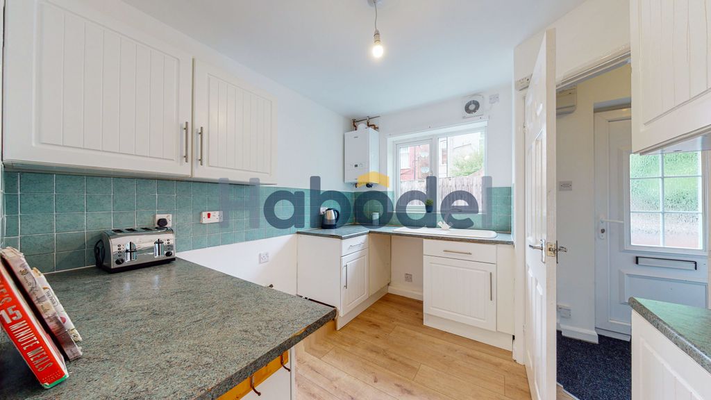 Property photo 2 of 8