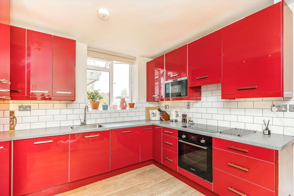 Property photo 3 of 11