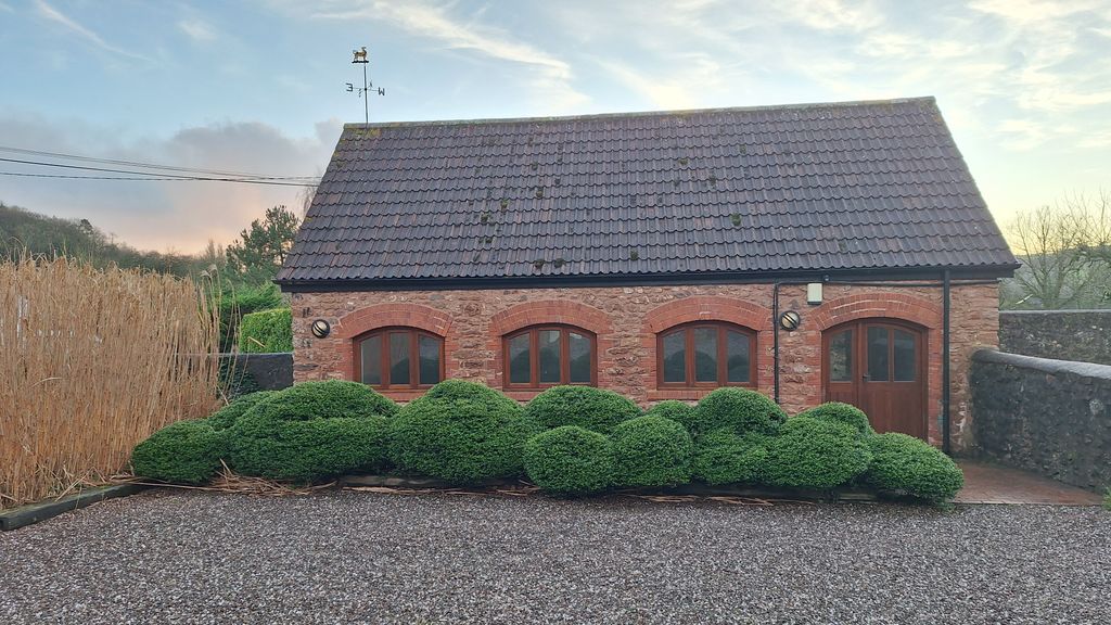 Property photo 1 of 3