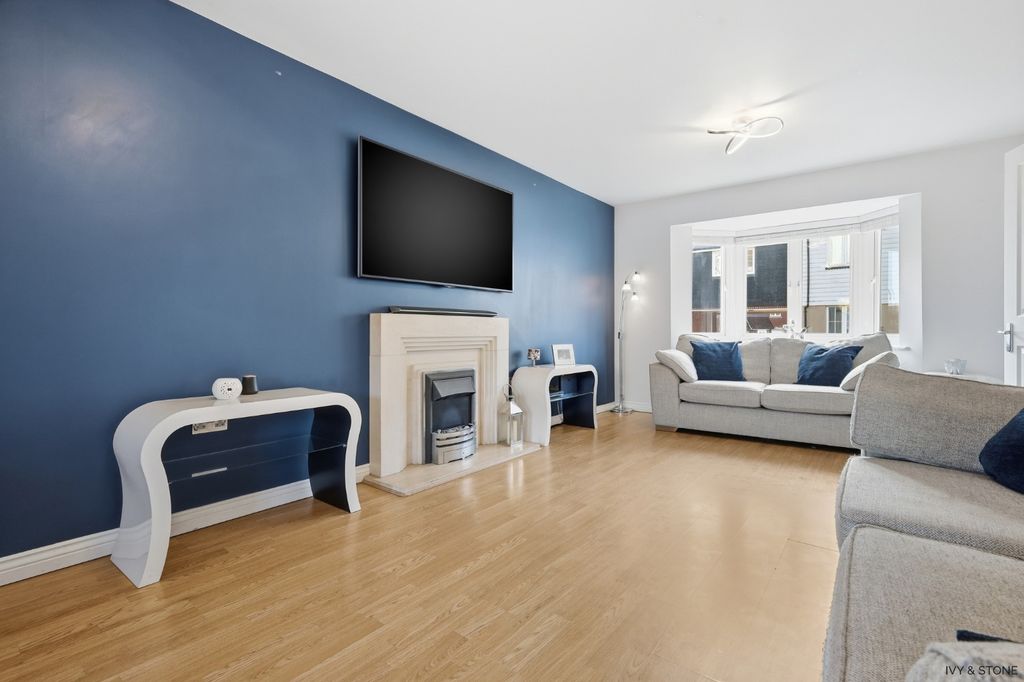 Property photo 2 of 22 4699211