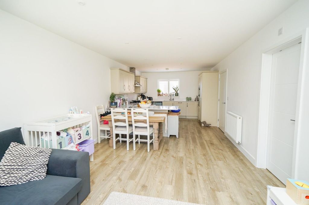 Property photo 3 of 22