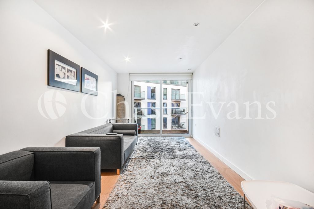 Property photo 1 of 12 Living