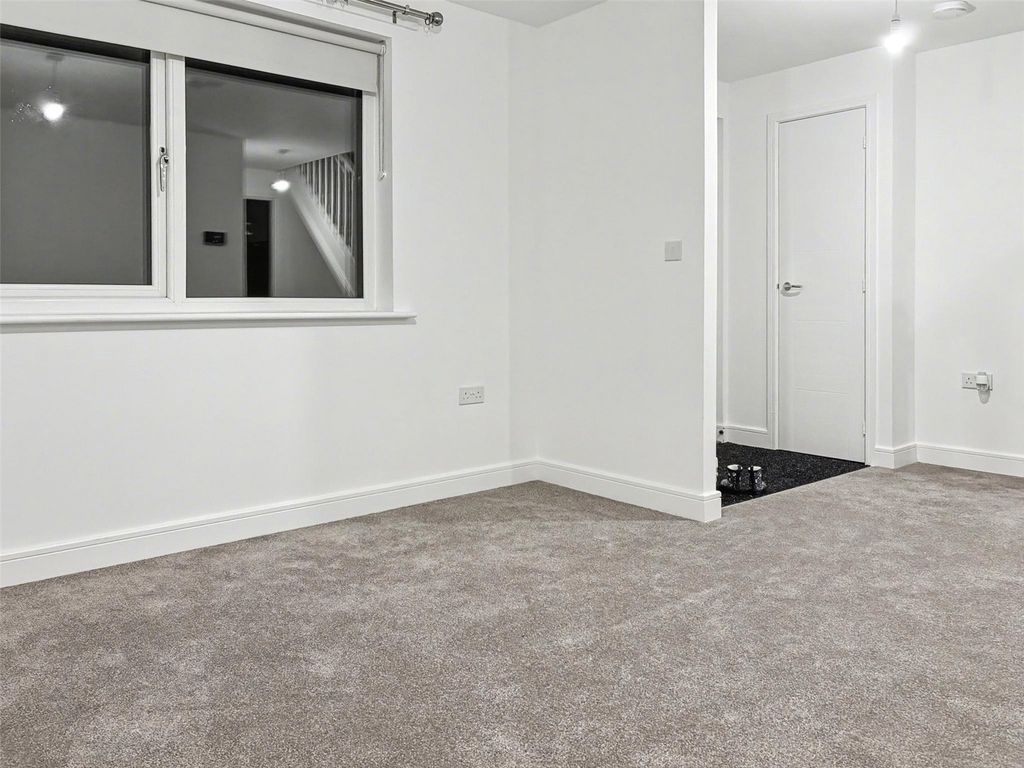 Property photo 2 of 11 Picture No. 03