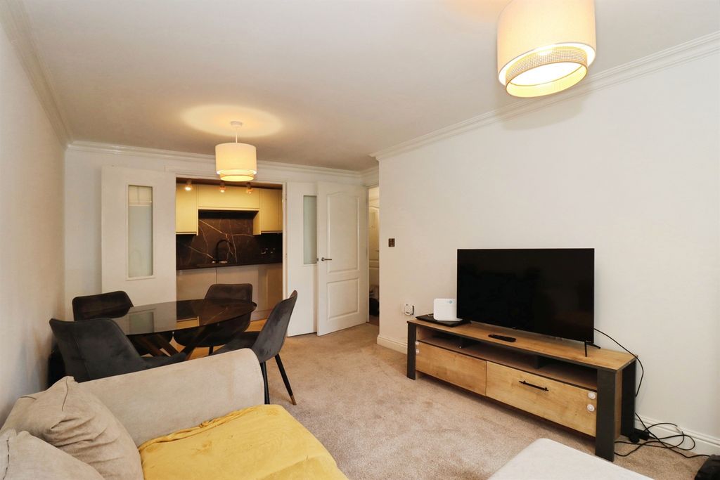 Property photo 2 of 13