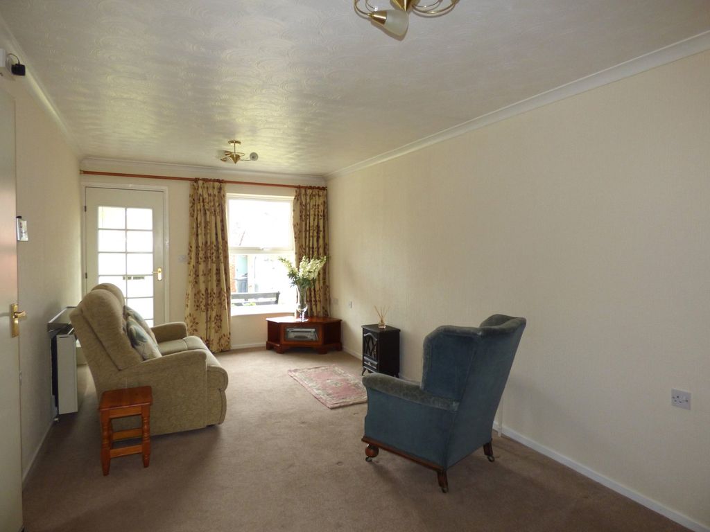 Property photo 3 of 12