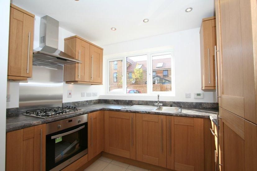 Property photo 2 of 7 Kitchen
