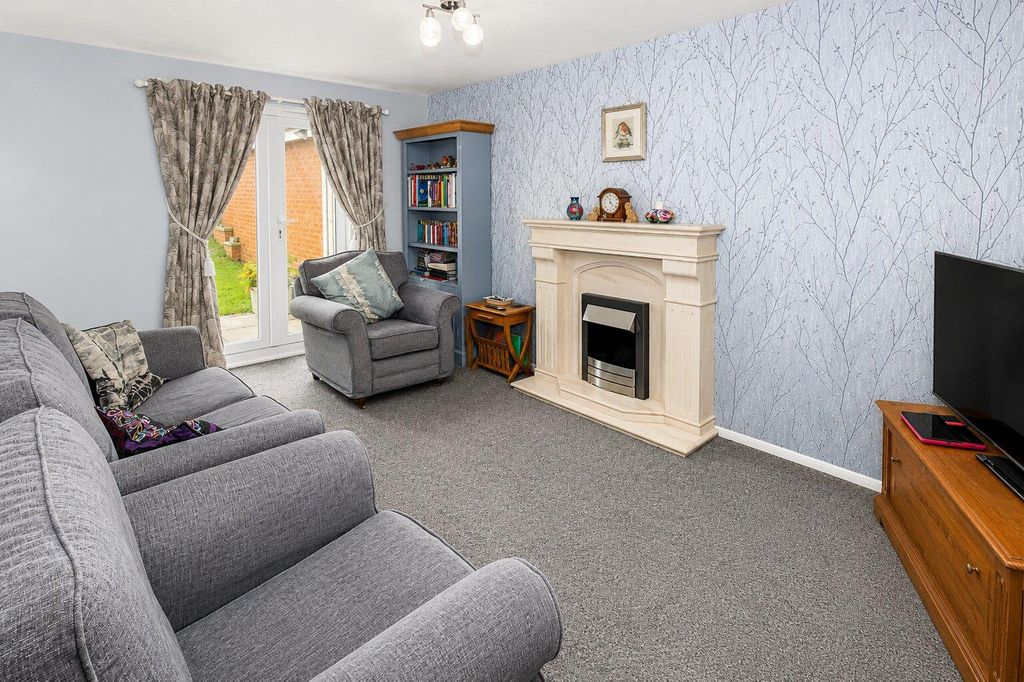 Property photo 3 of 12