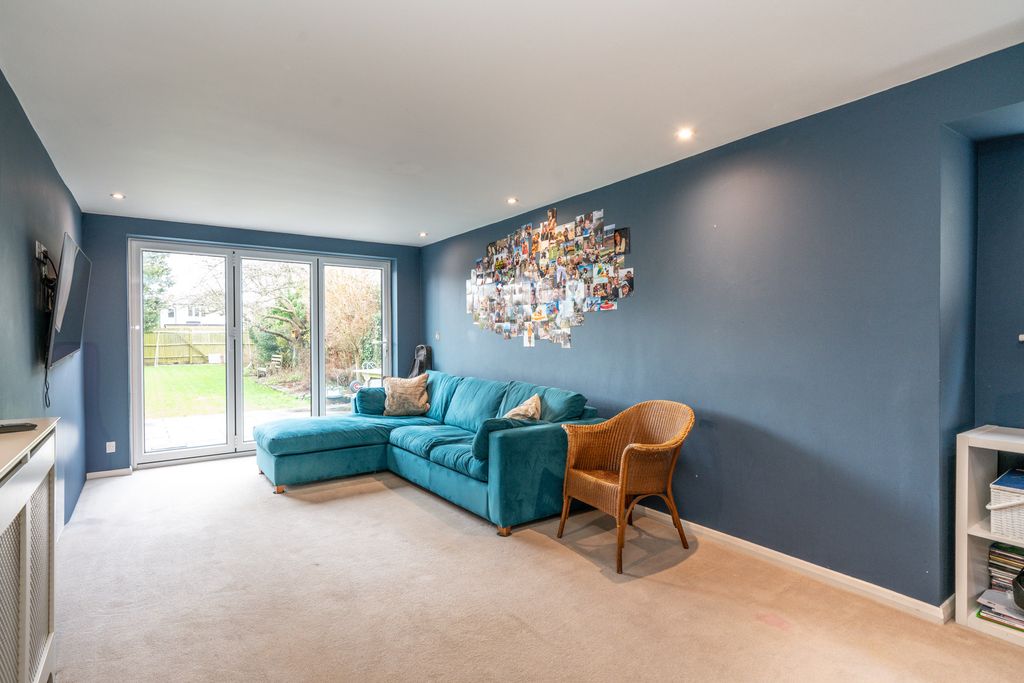 Property photo 3 of 16 53-Longfield-Road-1017