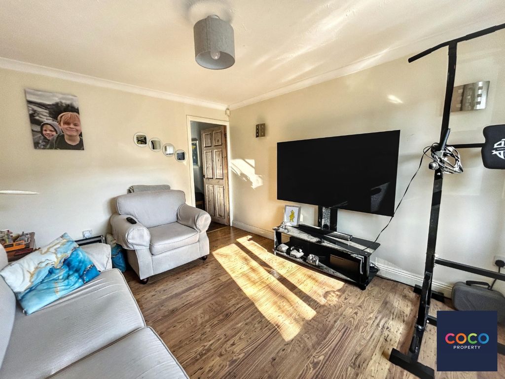 Property photo 3 of 11 5142802