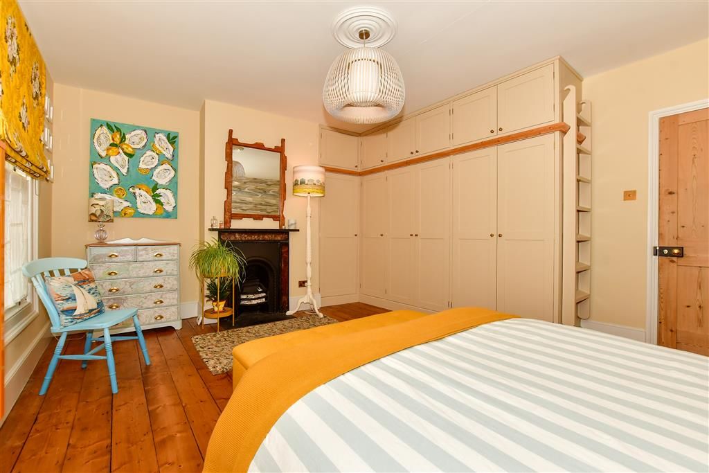 Property photo 3 of 10 Bedroom 1