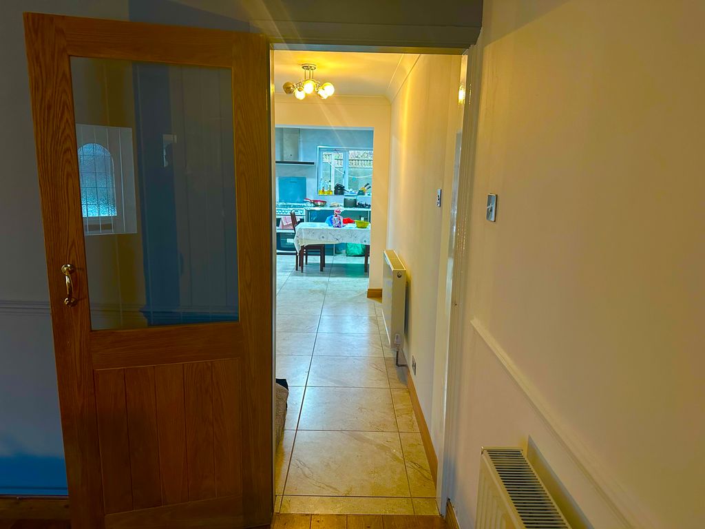 Property photo 3 of 30