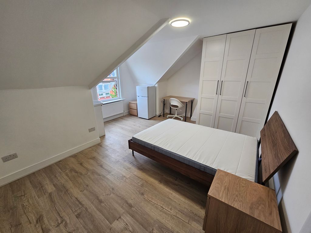 Property photo 1 of 3