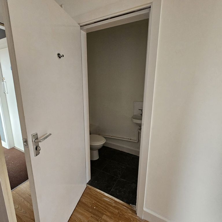 Property photo 3 of 8 Gallery