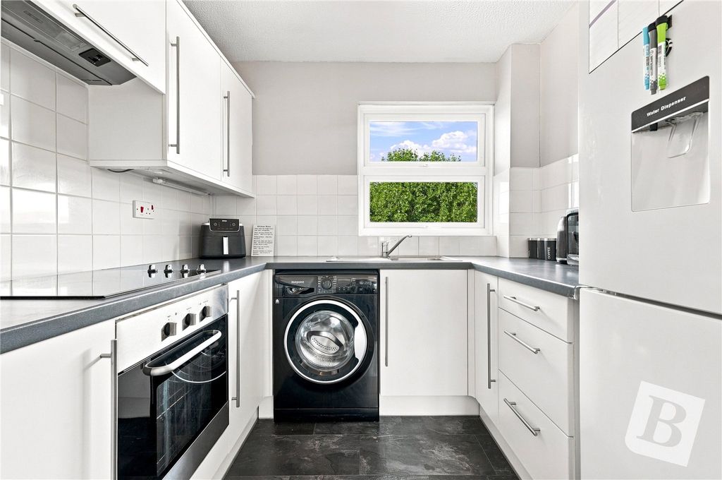 Property photo 2 of 22 Kitchen