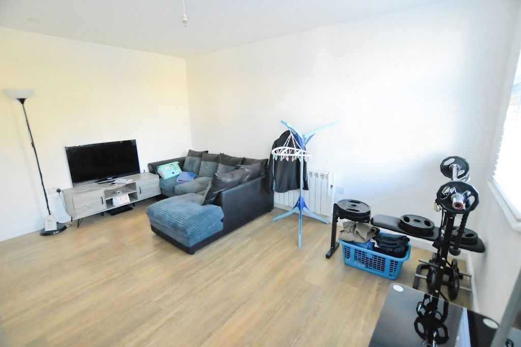 Property photo 3 of 5