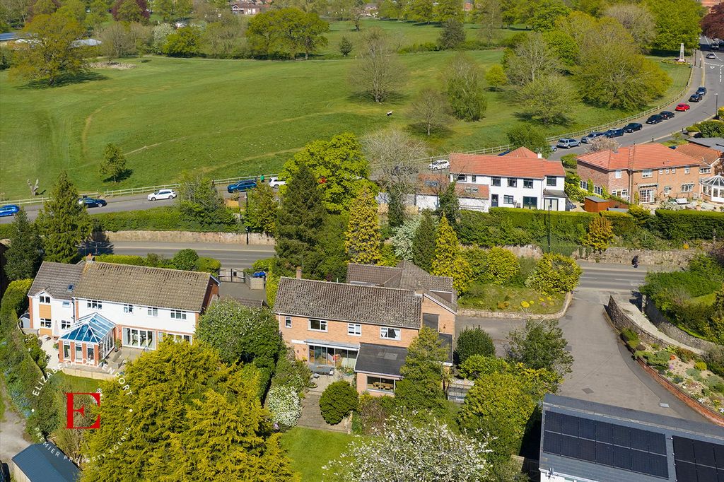 Property photo 1 of 31