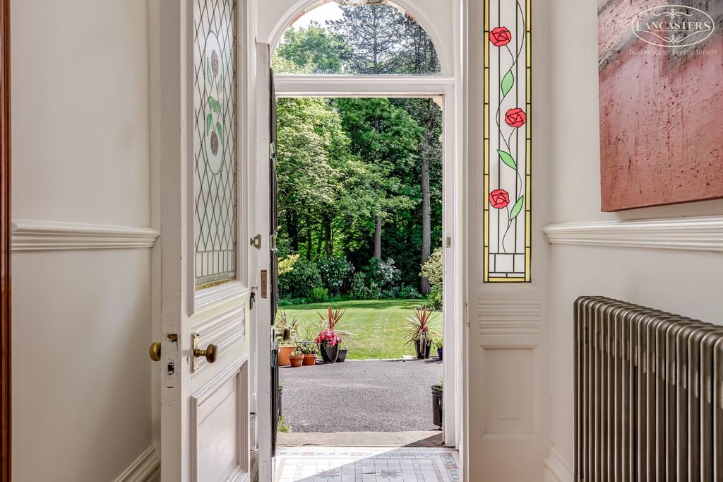 Property photo 3 of 41 Hallway Detail