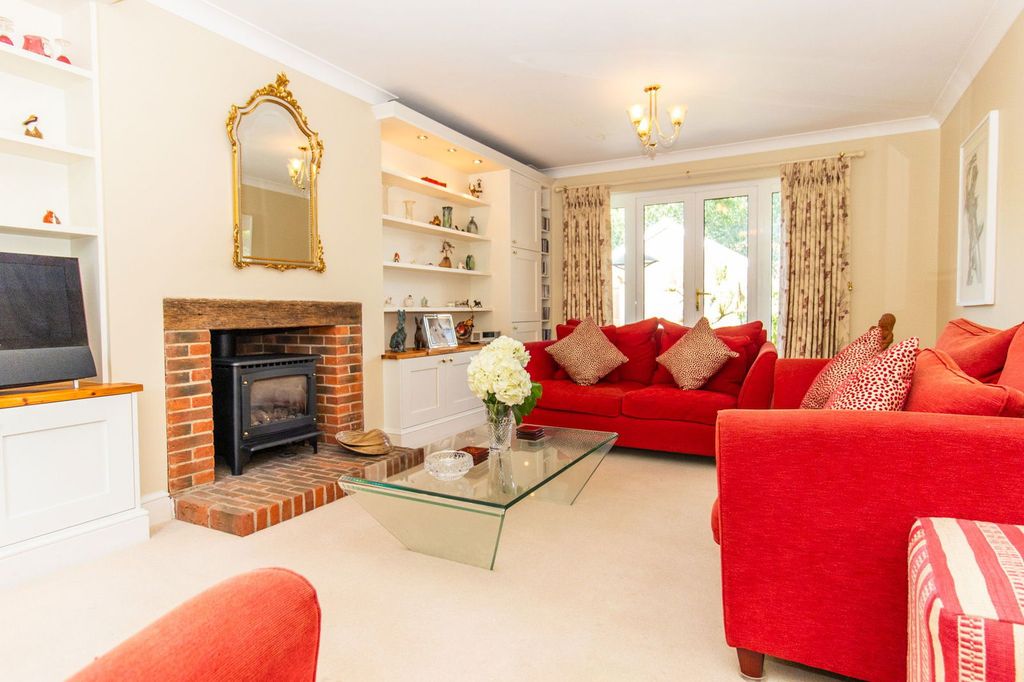 Property photo 2 of 18