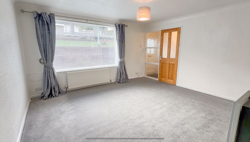 Property photo 2 of 11 Lounge