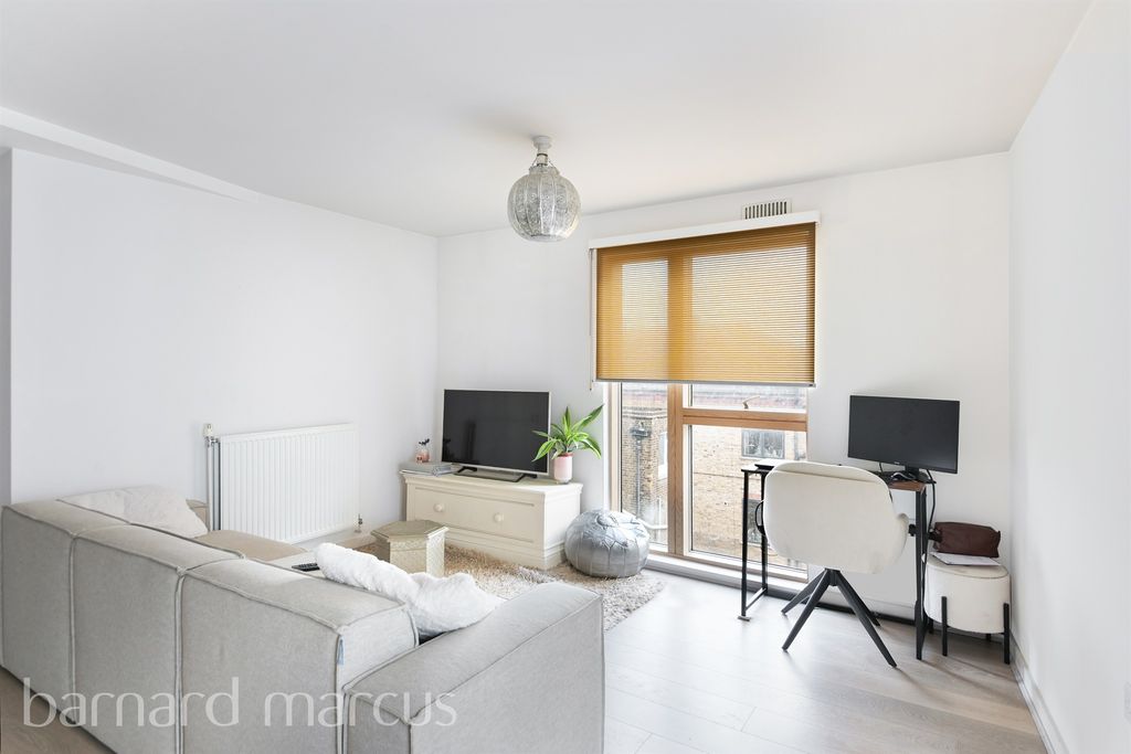 Property photo 3 of 12