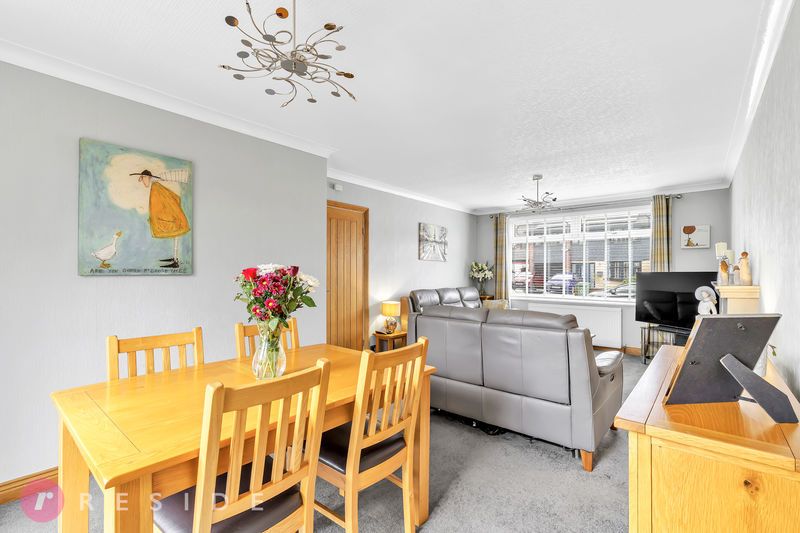 Property photo 2 of 22 Lounge / Dining Area