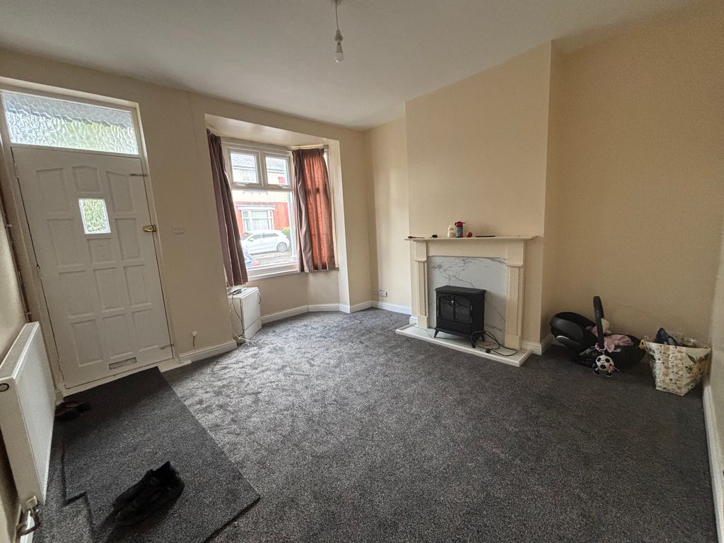 Property photo 2 of 8 Image