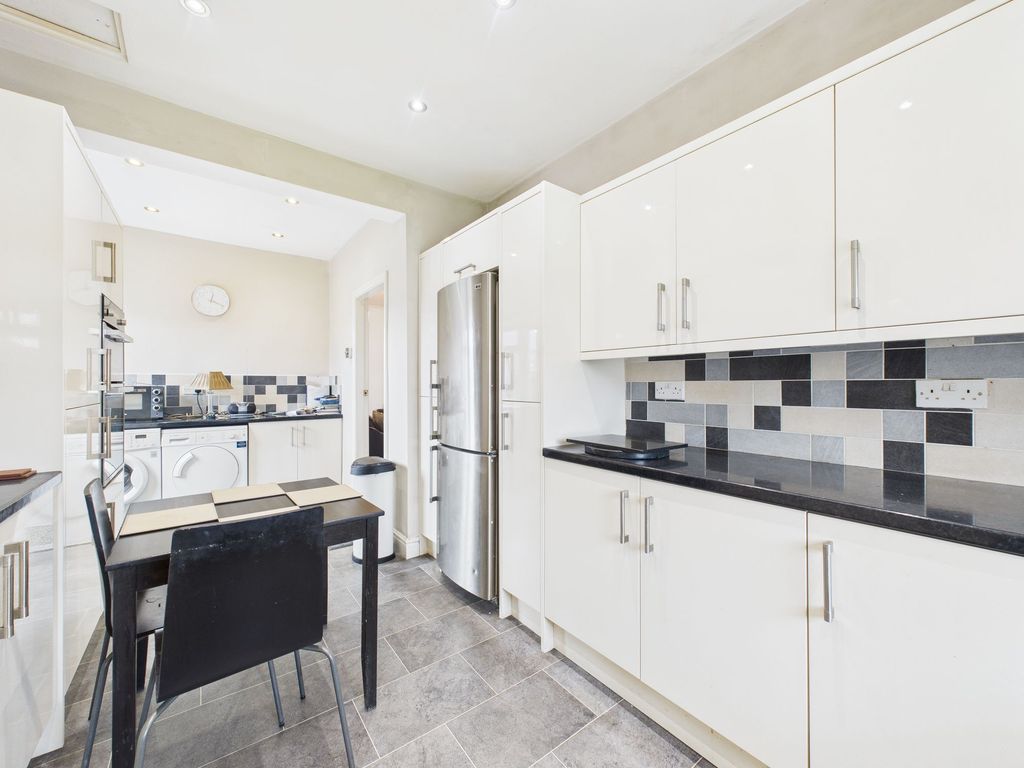 Property photo 1 of 11 Dining Kitchen