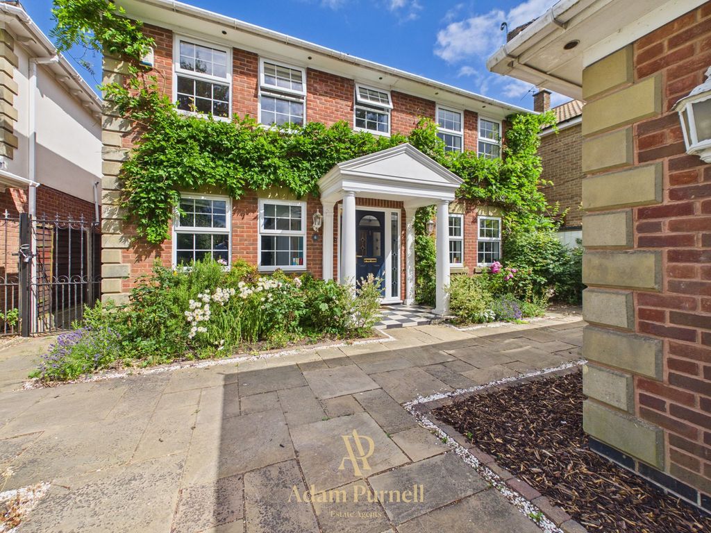 Property photo 1 of 41
