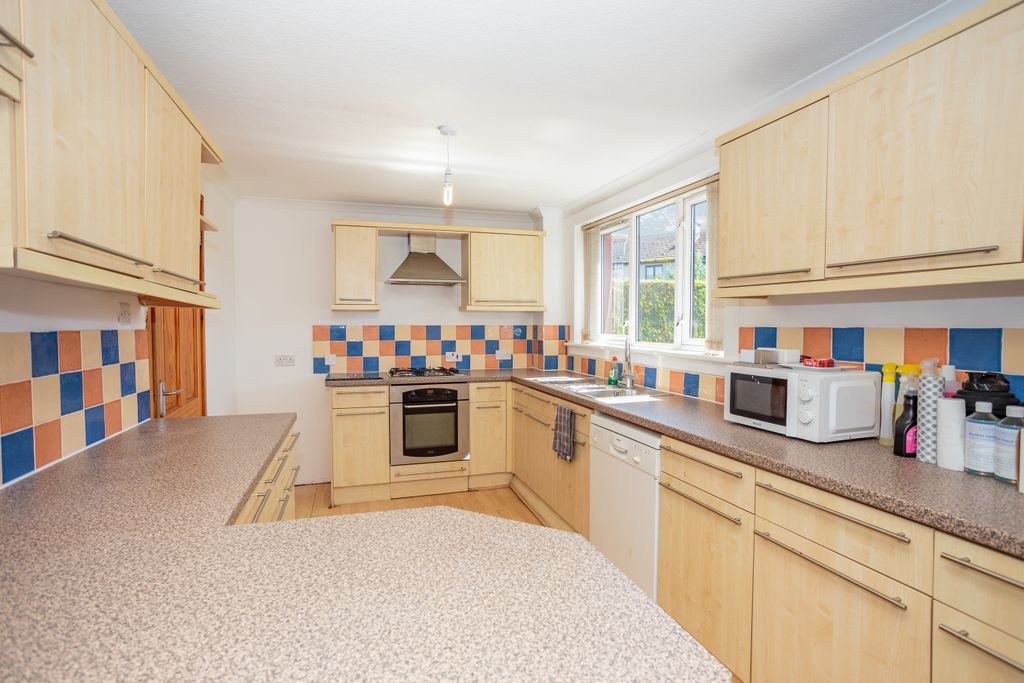 Property photo 3 of 21 Kitchen