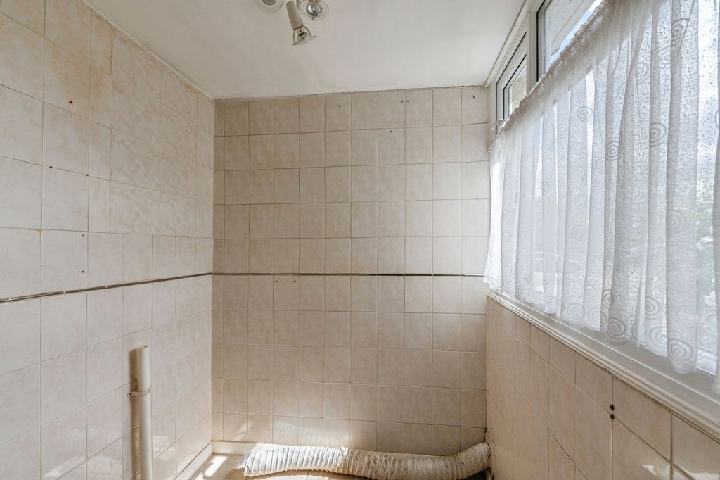 Property photo 3 of 17 Pbox-Img.Jpg