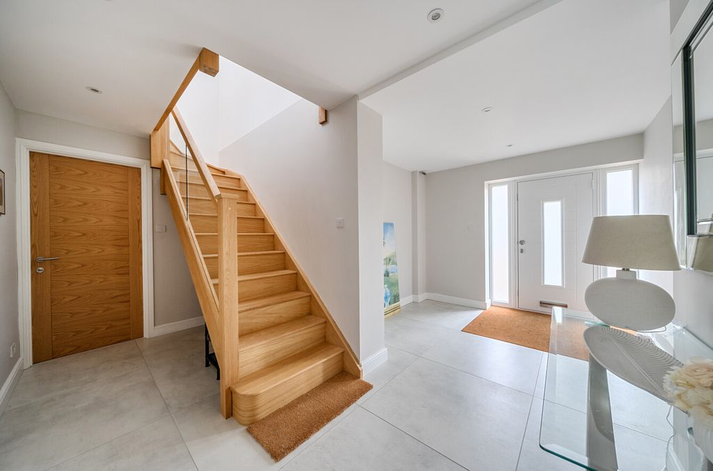 Property photo 3 of 43 1419073-25-699710...