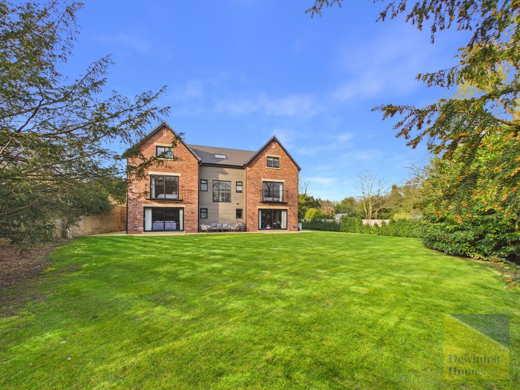 Property photo 1 of 33