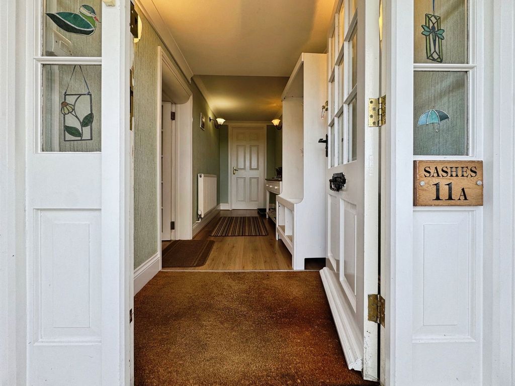 Property photo 3 of 28