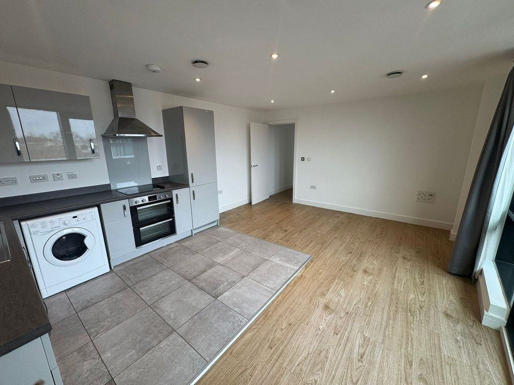 Property photo 2 of 12 Image