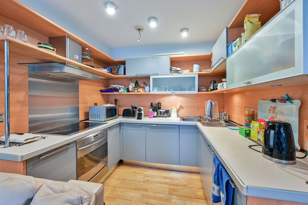 Property photo 3 of 11