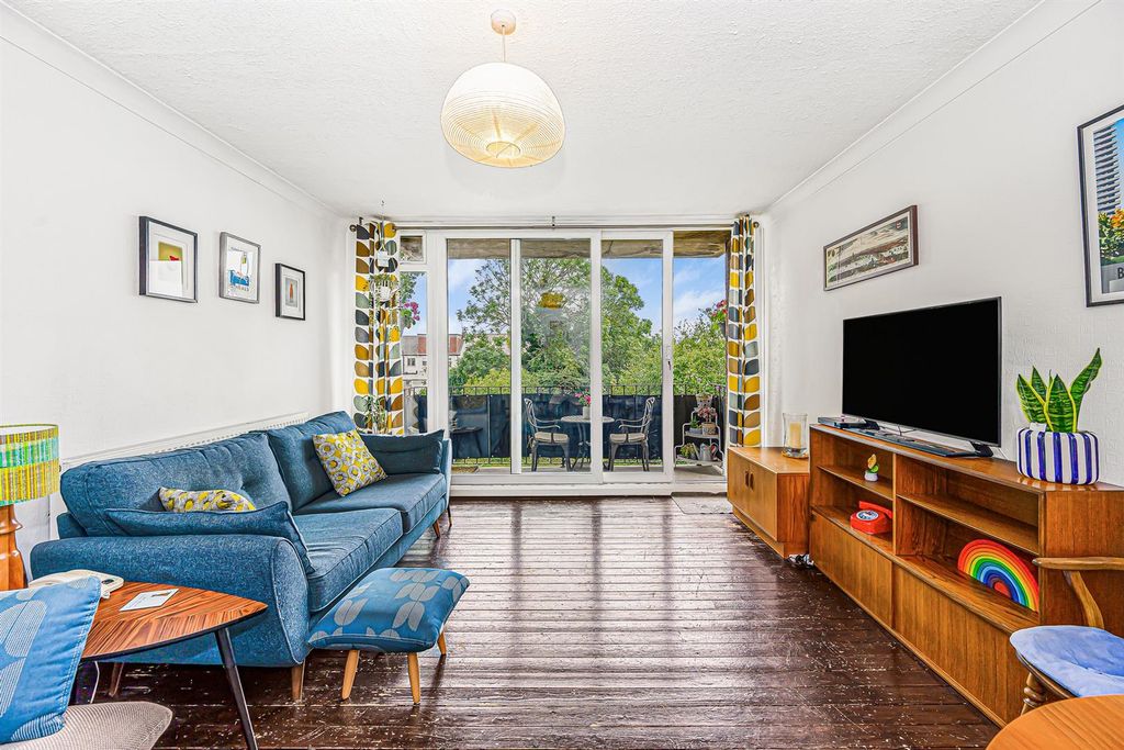 Property photo 2 of 17 Elizabeth Court
