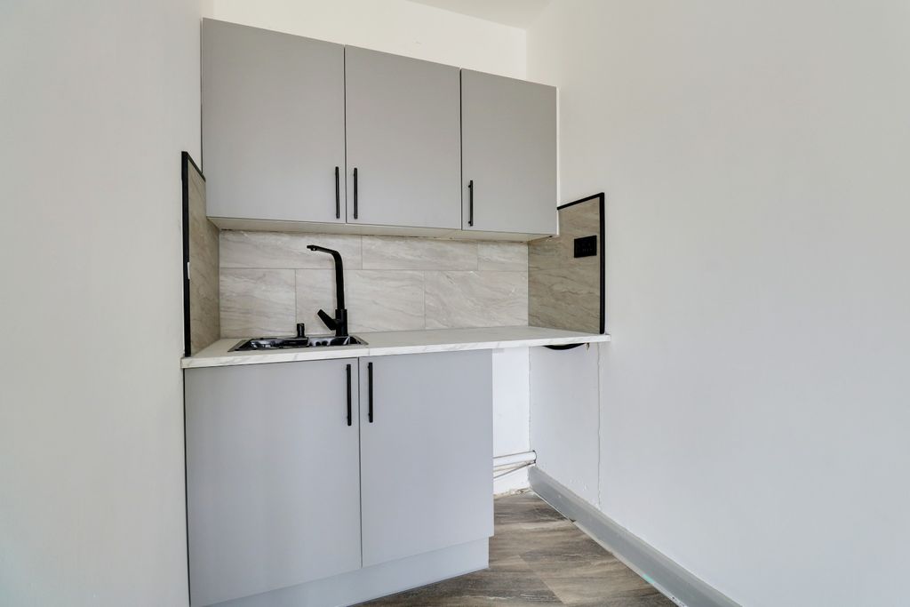 Property photo 3 of 5 5152103