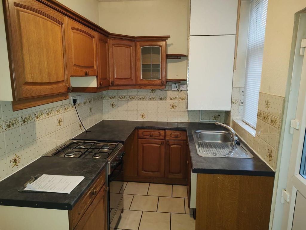 Property photo 2 of 6 Kitchen.Jpg