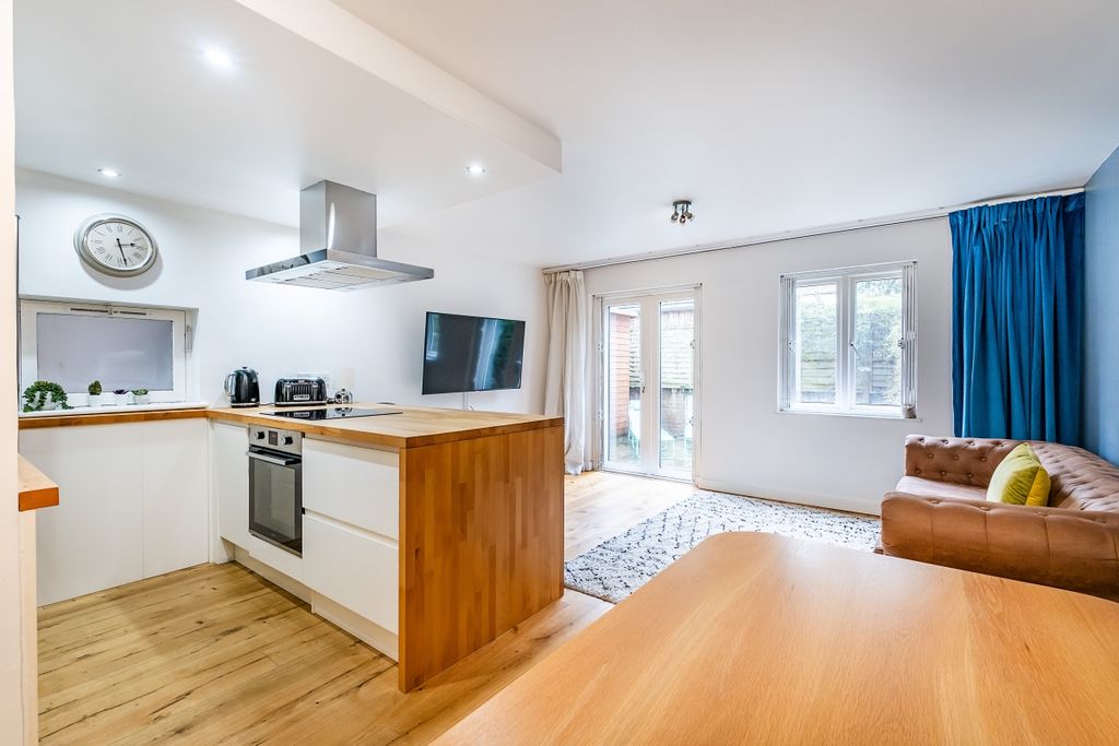 Property photo 1 of 11 1