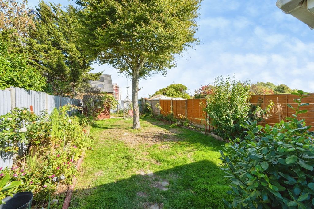Property photo 3 of 18 Pbox-Img.Jpg