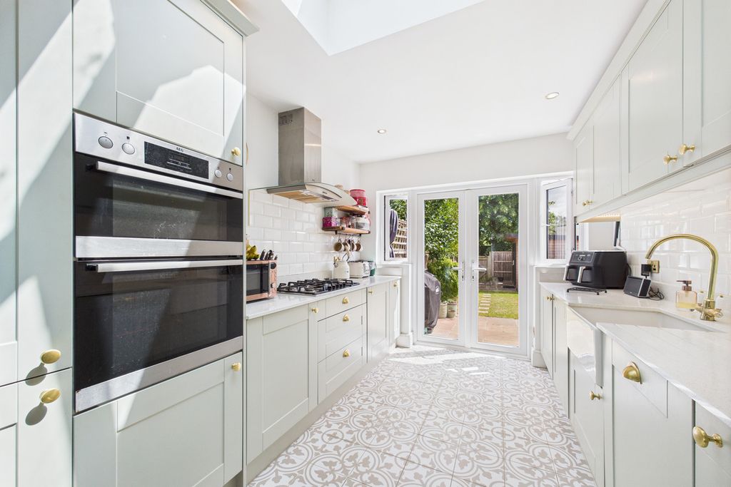 Property photo 2 of 21