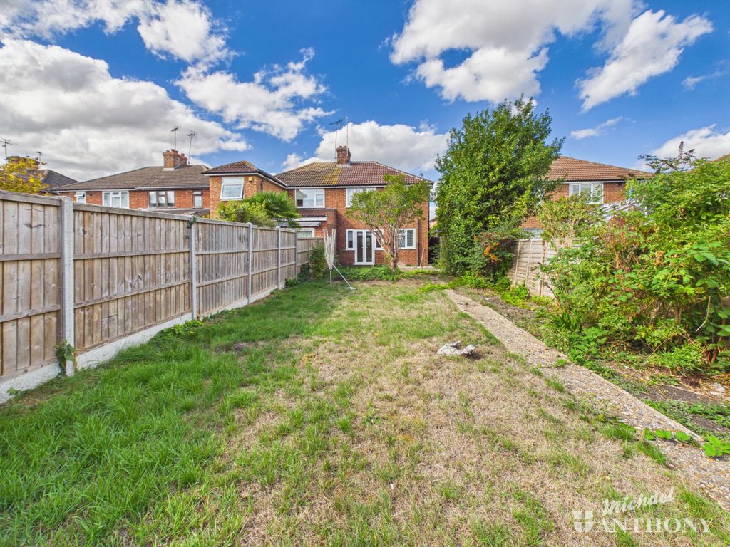 Property photo 3 of 12 Cam03852G0-Pr0789-Still011