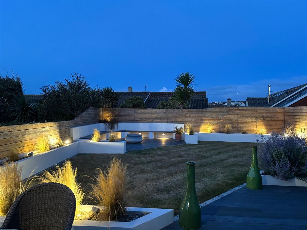 Property photo 3 of 32 Garden At Night