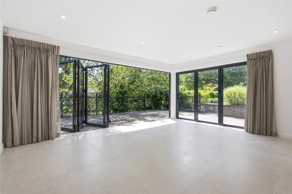 Property photo 1 of 25 Picture No. 20